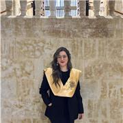 Profesora de música para impartir clase a niños de todas las edades. Clases desde historia de la música hasta lecciones de piano